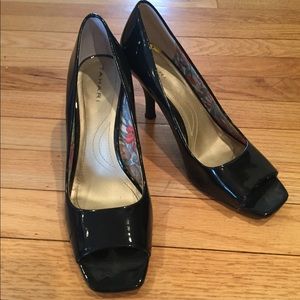 Tahari Navy Blue Peep Toe Heels